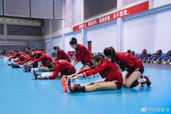 中国女排世界联赛24人名单公布：王梦洁回归，00后7人