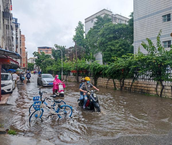 注意！广西暴雨橙色预警中，多地或出现超警洪水