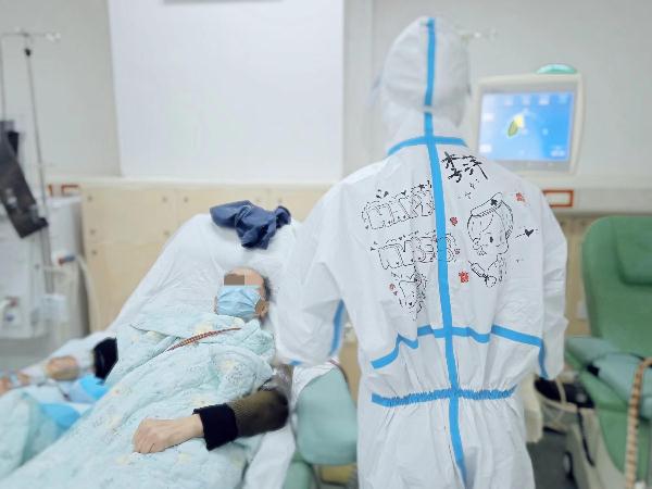 我不知道你的名字,但我知道天使就在身边!今天,向你们致敬! 我不知道你的名字,但我知道天使就在身边!今天,向你们致敬!