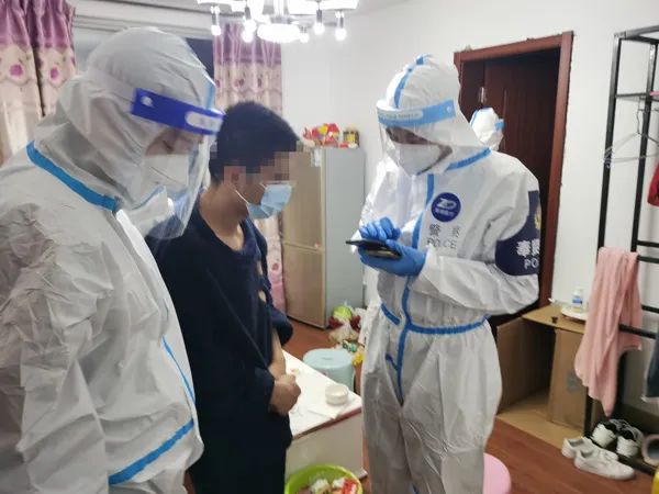 海底捞给团长返利?5000元办通行证?封控还频繁外出采购?警方:抓了! 海底捞给团长返利?5000元办通行证?封控还频繁外出采购?警方:抓了!