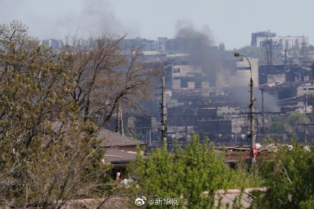 俄军在乌亚速营据点发现军事英语教材 俄军在乌亚速营据点发现军事英语教材