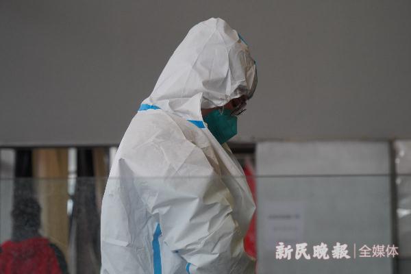 我不知道你的名字,但我知道天使就在身边!今天,向你们致敬! 我不知道你的名字,但我知道天使就在身边!今天,向你们致敬!