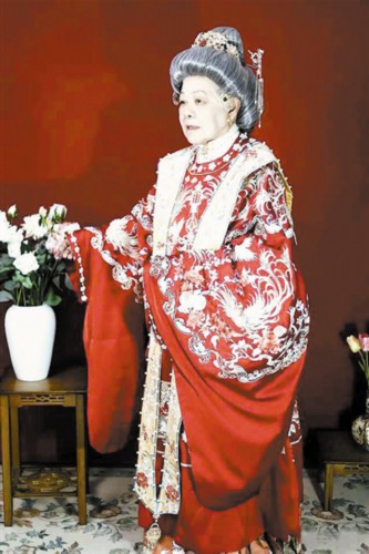 孙女设计宋代婚服为奶奶圆梦