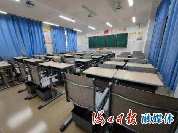 秒变床，午休躺着睡！海口多所学校引进新式折叠课桌椅