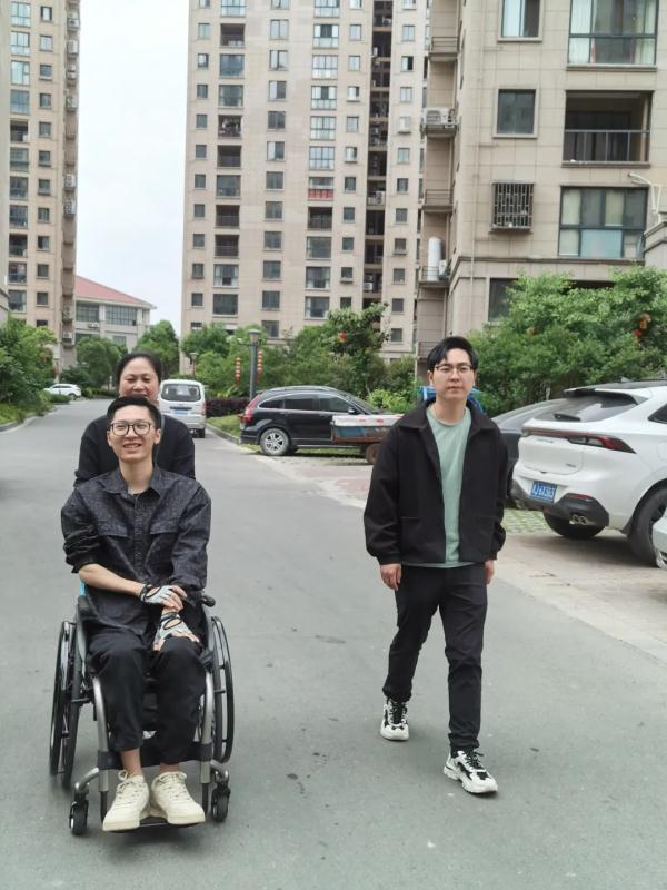 车祸后高位截瘫，台州小伙拒绝“躺平”！“爬”黄山、游川藏线，还收获10多万粉丝…