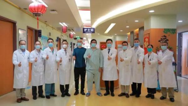 世界首例“双肝移植”!沪250斤“大块头”换上别人不要的肝... 世界首例“双肝移植”!沪250斤“大块头”换上别人不要的肝...