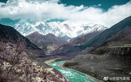 绝美南迦巴瓦峰日照金山