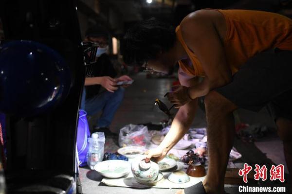 “95后”小伙武楷斯:想一辈子“收破烂” “95后”小伙武楷斯:想一辈子“收破烂”