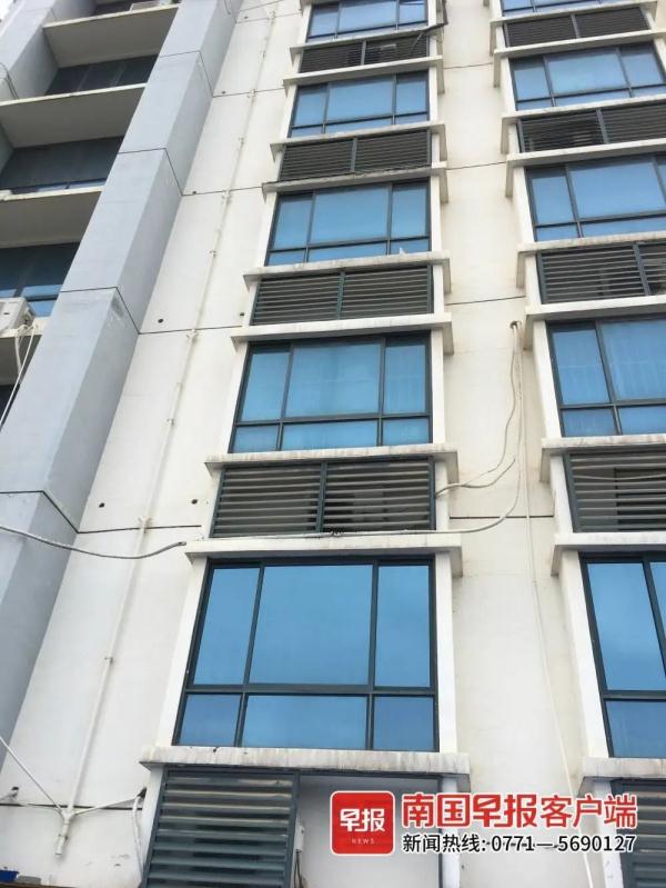 夜宿玻璃房天降异物，南宁一女子熟睡中被砸致多处骨折