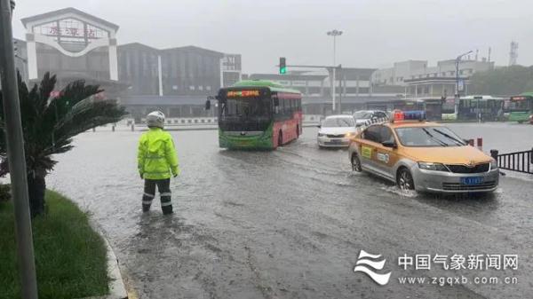 精准预报 高效联动！气象部门全力应对南方入汛以来最强降雨