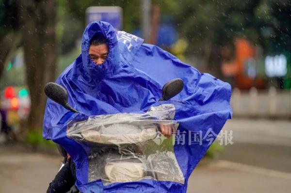 罕见！柳州5月大幅降温，大风蓝色预警发布，是什么原因？