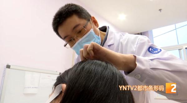 经常拔白发会越来越秃?医生回答:真的! 经常拔白发会越来越秃?医生回答:真的!