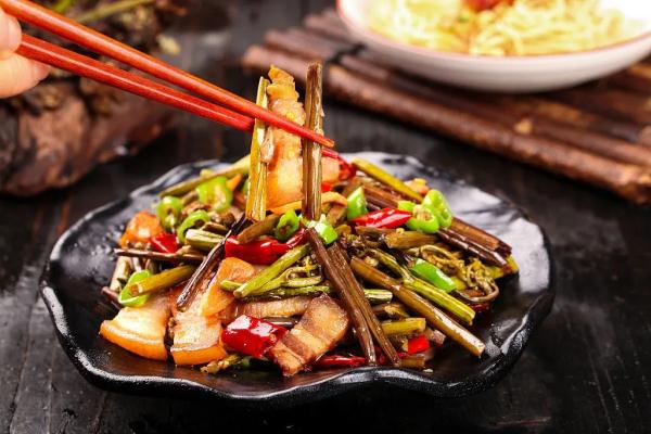 “山菜之王”就是它！吃前这3步，再懒也别省，否则很危险！