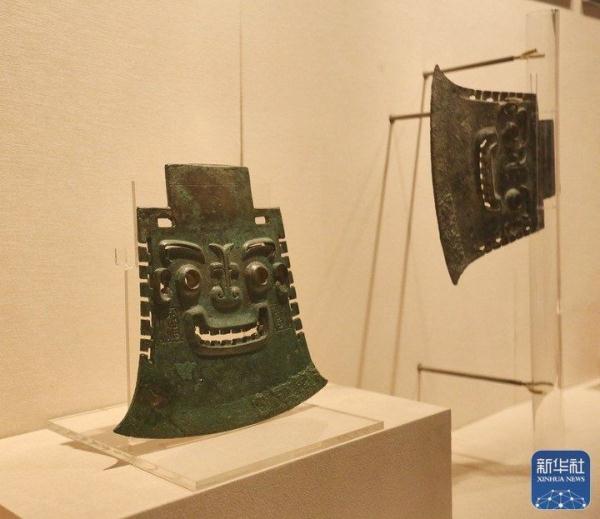 笑起来真好看!呆萌可爱的商代文物亚醜钺 笑起来真好看!呆萌可爱的商代文物亚醜钺