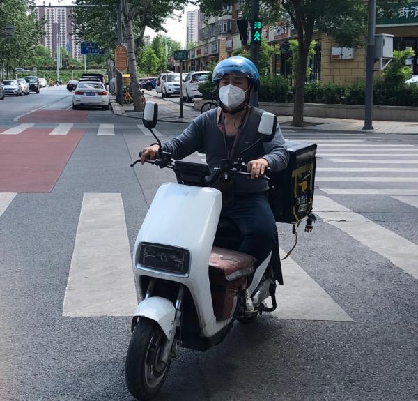 摩托车电动自行车头盔将有强制性国标