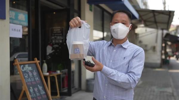 上海超市卖场等线下营业：有市民体验到“边逛边买的快乐”