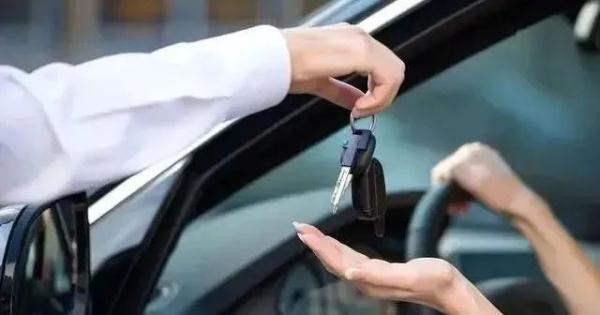 借车给朋友，朋友的朋友酒驾致人死亡，车主和酒友是否需要担责？