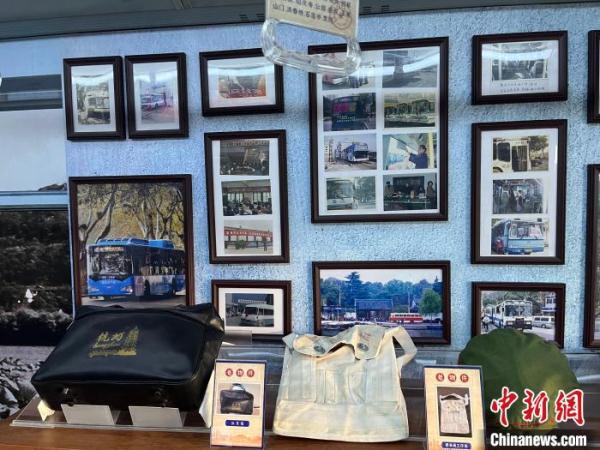 杭州首条公交线路开运百年 首发“时光巴士”忆城市变迁 杭州首条公交线路开运百年 首发“时光巴士”忆城市变迁