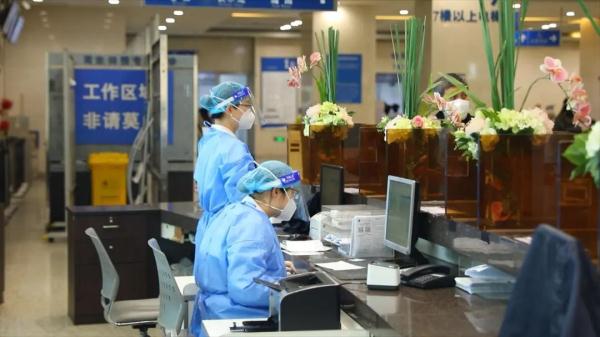 上海医院“应开尽开”。手术安排上了,热门专家也能挂上号了! 上海医院“应开尽开”。手术安排上了,热门专家也能挂上号了!