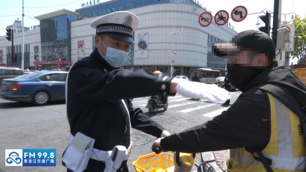 共享单车闯红灯、违法载人、逆向行驶？这些行为不可取！