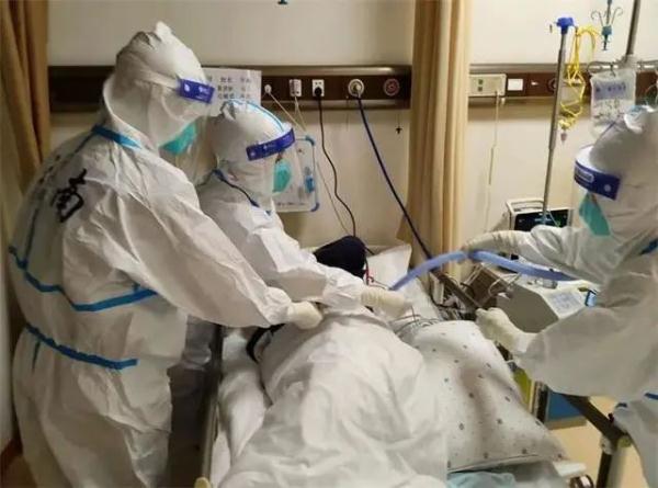 环球港超市被迫复工,遍地污物?外滩举行抗疫胜利庆功彩排?假的! 环球港超市被迫复工,遍地污物?外滩举行抗疫胜利庆功彩排?假的!