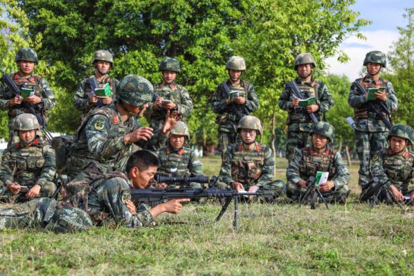 雷霆出击!武警官兵演训第一线掠影 雷霆出击!武警官兵演训第一线掠影