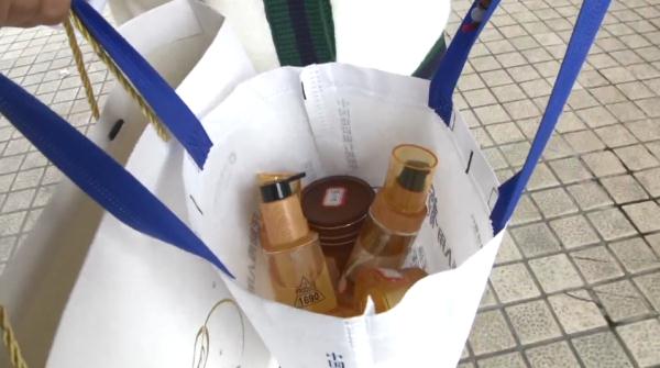 4000多的化妆品，美女用后变成“关公脸”，想要退款却被告知……