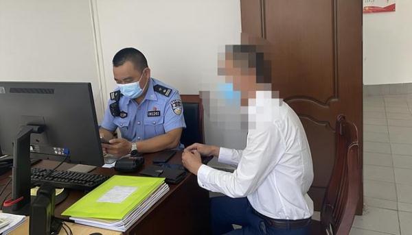 司机烟头往外丢，被后车记录仪清楚拍下！交警立即介入调查！