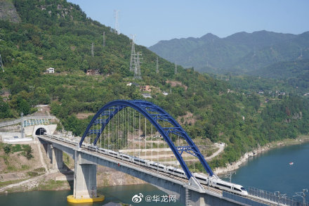 渝论场｜重庆东站进入主体施工郑渝高铁开通指日可待