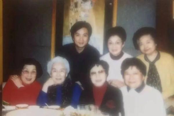越剧表演艺术家郑采君去世，享年92岁，曾是徐玉兰、王文娟的好搭档