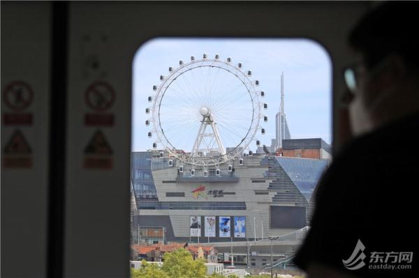 直击上海轨交部分恢复首日：有人抵沪看病，有人远眺熟悉的城市