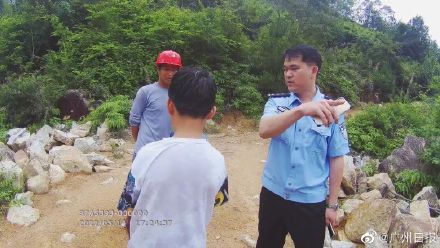 4个小男孩结伴野泳，热心村民劝不住立即报警