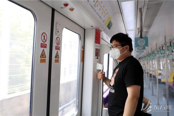 直击上海轨交部分恢复首日：有人抵沪看病，有人远眺熟悉的城市