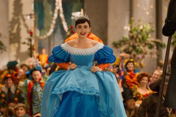 最新版“白雪公主”曝光，网友有点懵