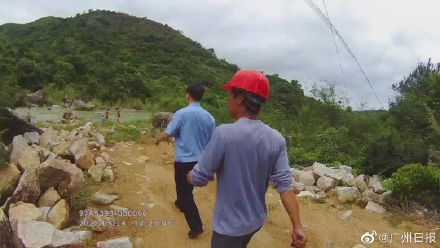 4个小男孩结伴野泳，热心村民劝不住立即报警