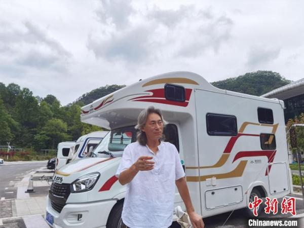 “银发族”渐成房车自驾游主力军:住在大自然里享受生活 “银发族”渐成房车自驾游主力军:住在大自然里享受生活