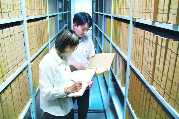 经查,上世纪80年代,在首次居民身份证编码登记时,黄桢富提供虚假信息