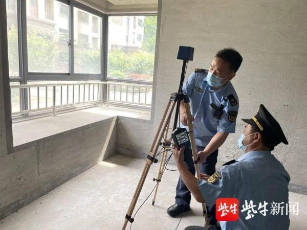 变压器附近居民“辐射”恐慌? 环保人员现场监测数据让他们吃下“定心丸” 变压器附近居民“辐射”恐慌? 环保人员现场监测数据让他们吃下“定心丸”