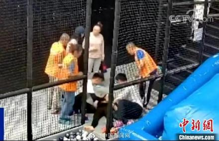 女子玩蹦床致一级伤残运动馆被判承担全责