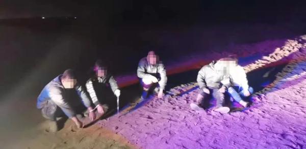 钓鱼变偷鱼！“鱼”蠢呀！