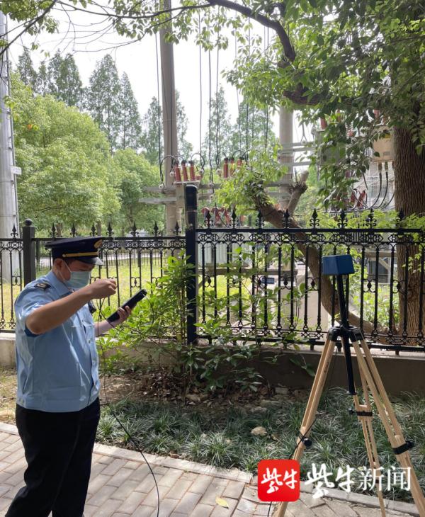 变压器附近居民“辐射”恐慌? 环保人员现场监测数据让他们吃下“定心丸” 变压器附近居民“辐射”恐慌? 环保人员现场监测数据让他们吃下“定心丸”