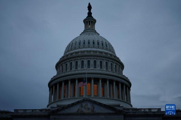 美国得克萨斯州小学枪击事件致21名师生死亡