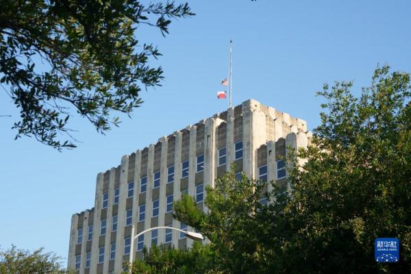 美国得克萨斯州小学枪击事件致21名师生死亡