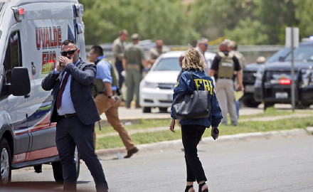 美国得州小学枪击事件已致21人死亡 美国得州小学枪击事件已致21人死亡