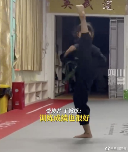 8岁女孩跆拳道练出8块腹肌 8岁女孩跆拳道练出8块腹肌