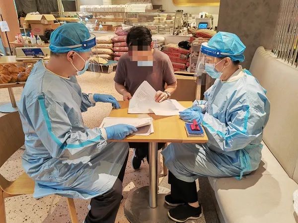 承诺不涨价，却用过期原料做蛋糕？上海这家网红店被立案调查！