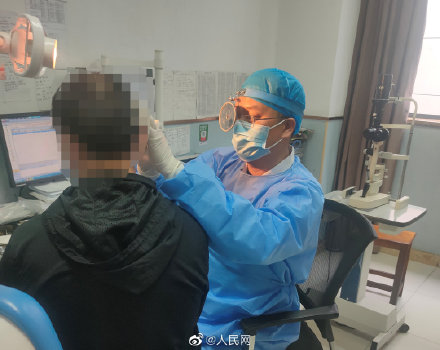 注意！男子半夜睡觉蟑螂爬进耳朵