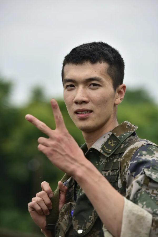 这都是什么战士,怎么这么帅! 这都是什么战士,怎么这么帅!