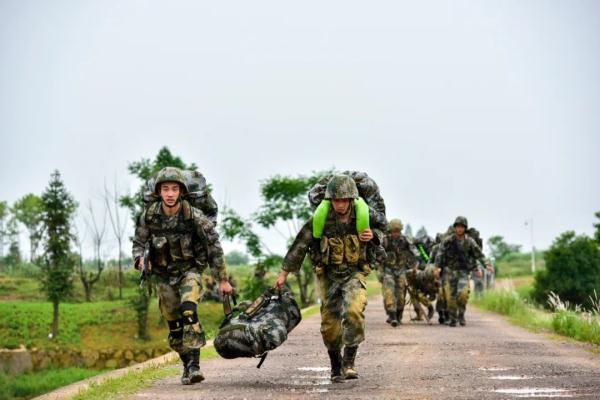 这都是什么战士,怎么这么帅! 这都是什么战士,怎么这么帅!