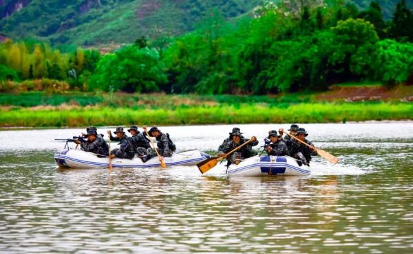 这都是什么战士,怎么这么帅! 这都是什么战士,怎么这么帅!